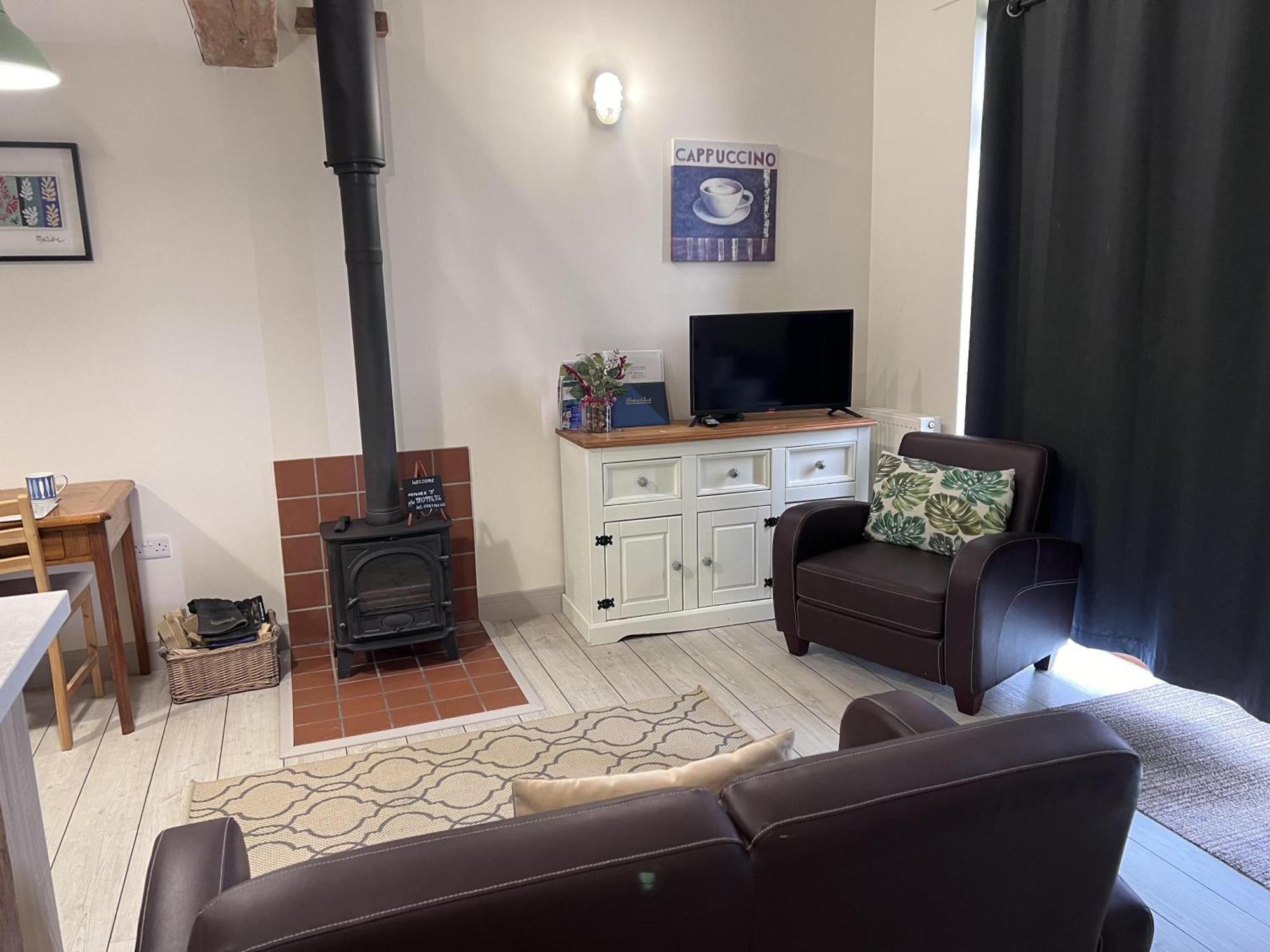 Poachers Hut - Captivating 1-Bed Cottage Shorwell Buitenkant foto